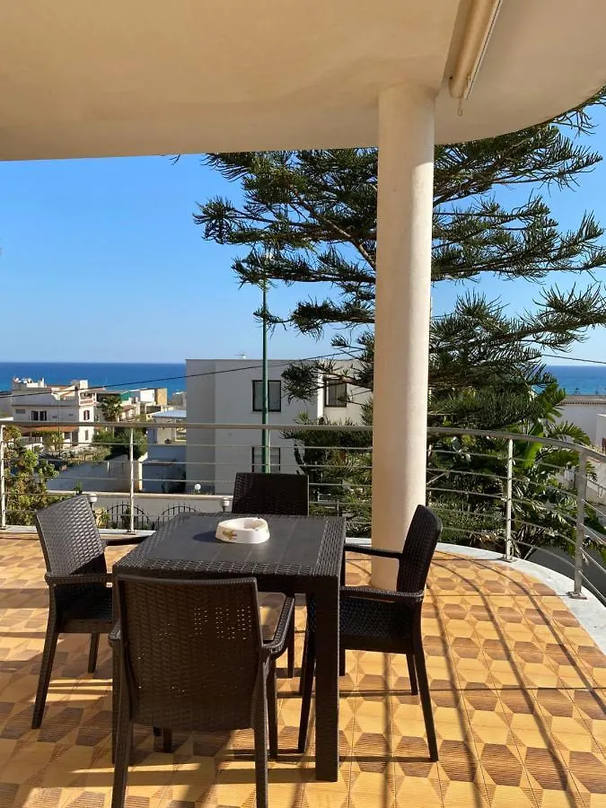 TriscinaSea View - Beautiful Terrace With Bbqアパートメント 0*, Triscina イタリア